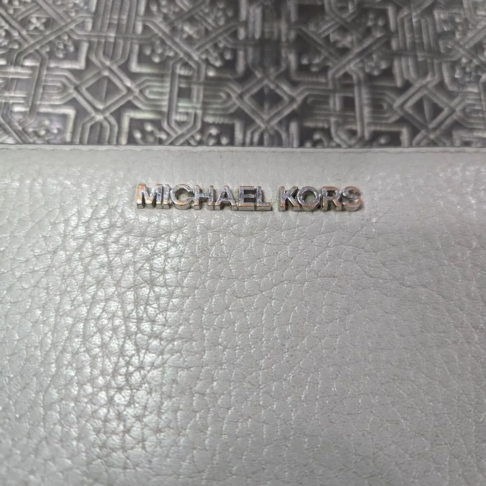🐢 Michael Kors Jet Set Continental Wallet. Great Shape!